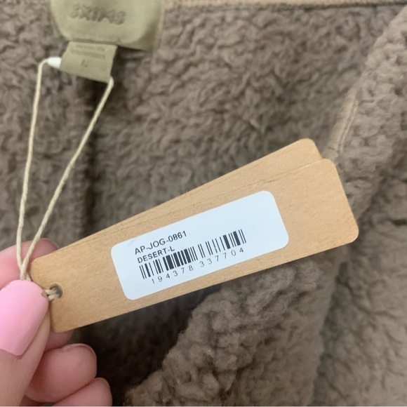 Skims Womens Teddy High Pile Fleece Joggers Desert Tan Brown Size Large NWT Nee - Picture 12 of 13